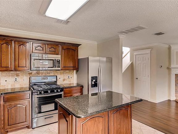 2nd image of 1115 Cumberland Dr