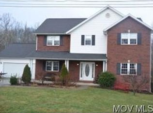130 Cross Creek Ln, Mineral Wells, WV 26150