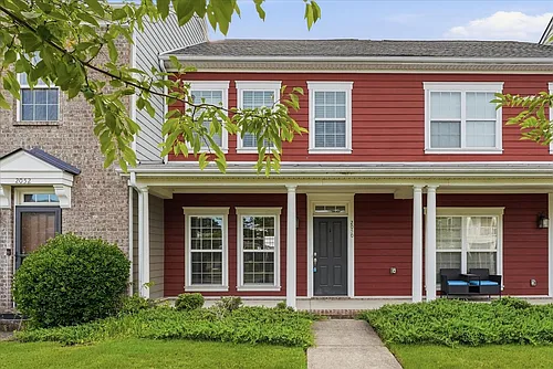 2050 Hemlock Dr Photo 1