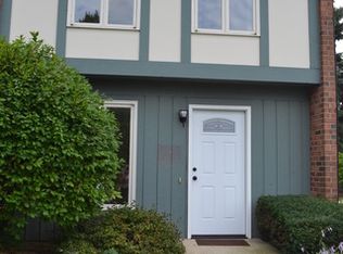 1 Garden Crescent Ct, Elgin, IL 60123