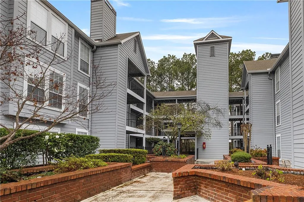 Building Photo - 640 Granville Ct