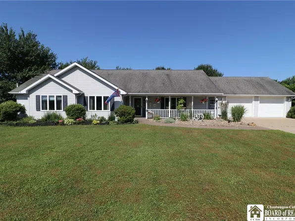 11867 Bennett State Rd, Silver Creek, NY 14136