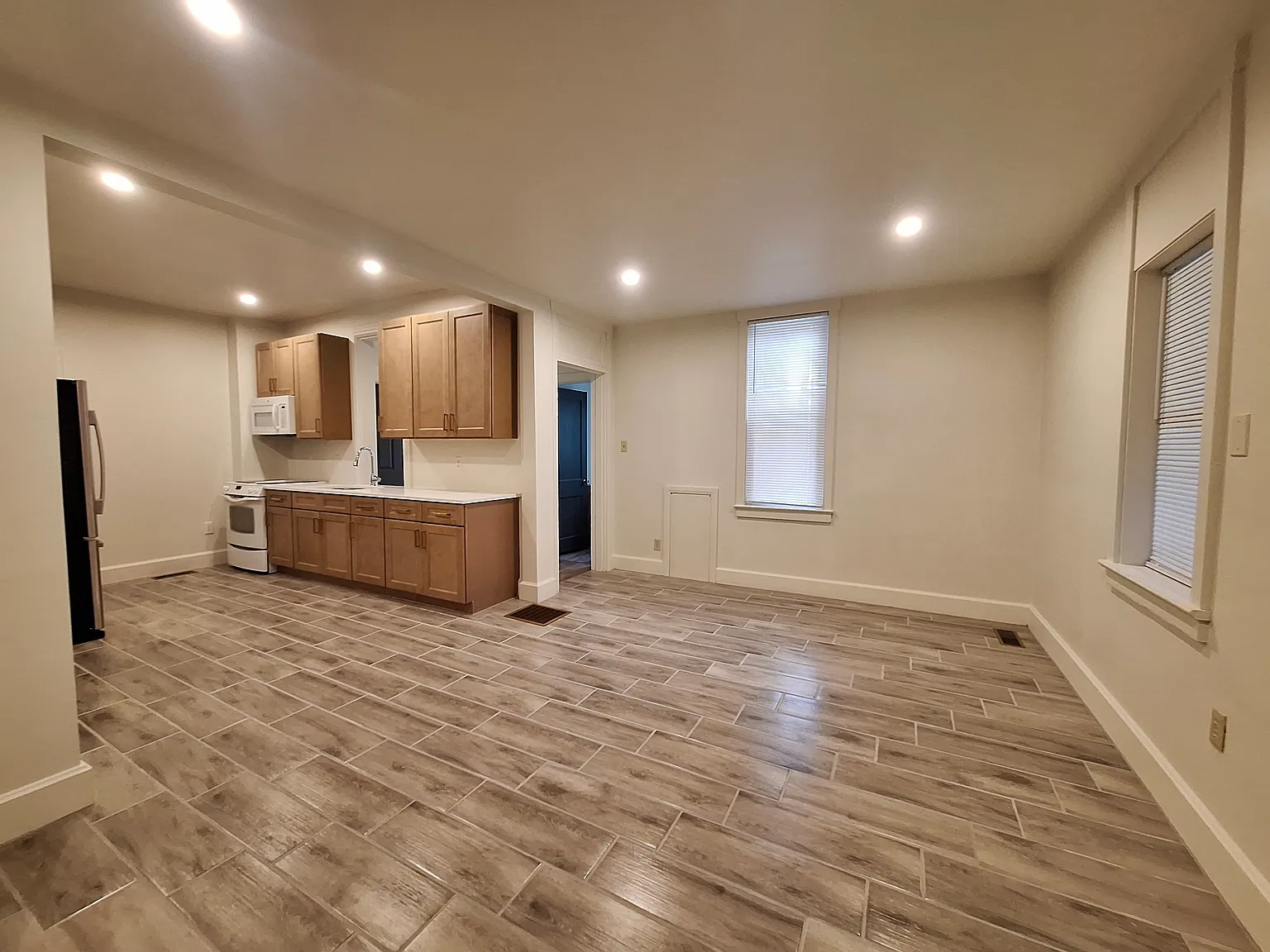 2 bed, 900 sqft, $1,399 — Photo 3