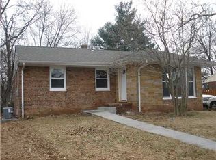 15 Roger Rd, Edison, NJ 08817