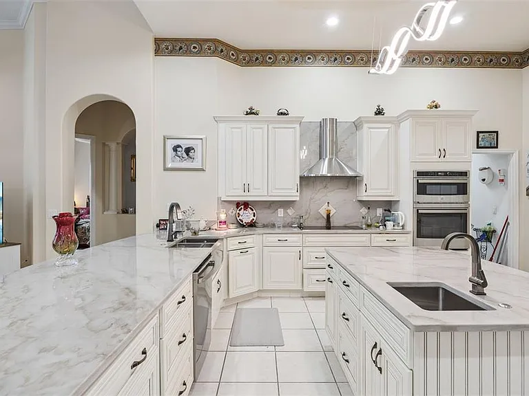 8742 Southern Breeze Dr — Photo 34