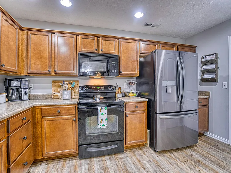4880 Imperial Dr — Photo 21