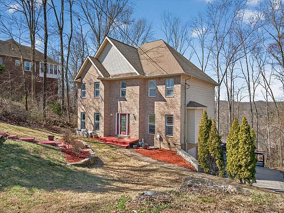 4th image of 110 S High Ridge Dr