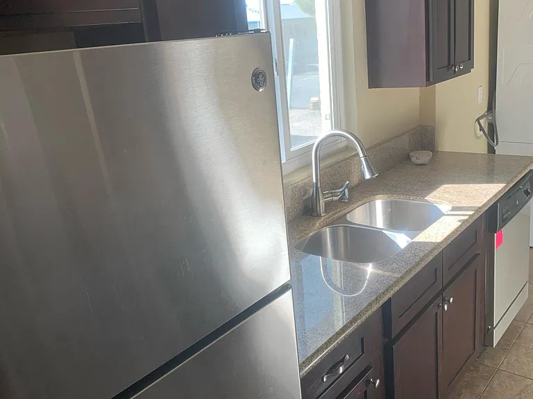 1803 Linden Ave — Photo 5