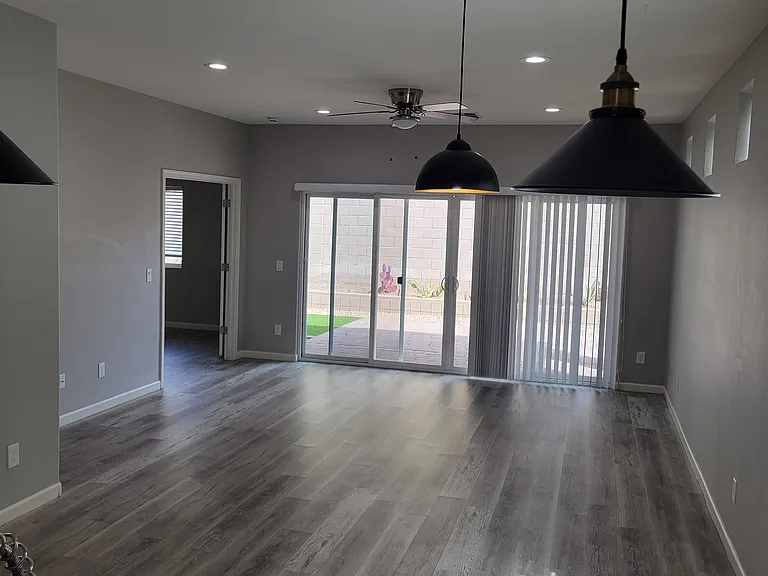 8017 S 6th Dr — Photo 19