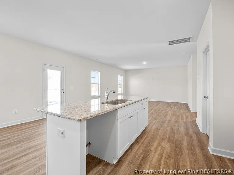 544 Ashley Heights Dr — Photo 7