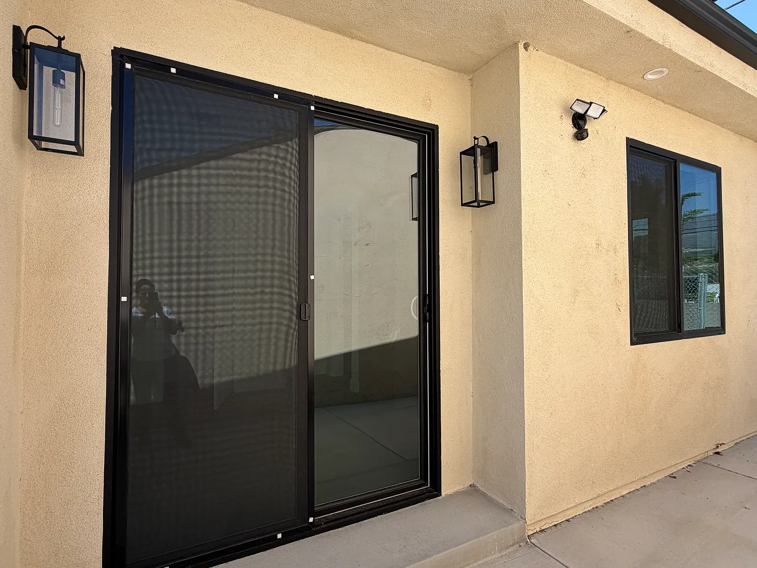 2 bed, 900 sqft, $4,500 — Photo 3