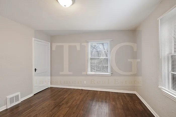3 bed, 1.0 bath, 1172 sqft, $1,745 — Photo 4