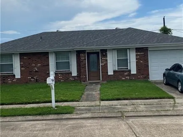 2348 Artillery Dr, Chalmette, LA 70043