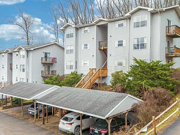 3rd image of 200 Stewart Ln APT 10