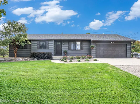 4805 Musson Rd, Howell, MI 48855
