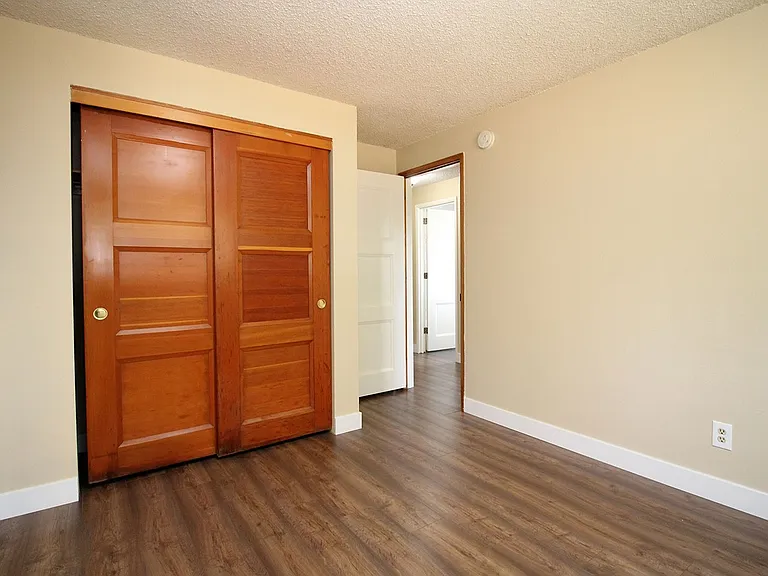 5536 SE Harlow St — Photo 12