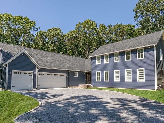 3rd image of 11-c West Meadow Road