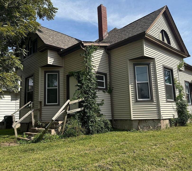 1st image of 131 S Lincoln Ave