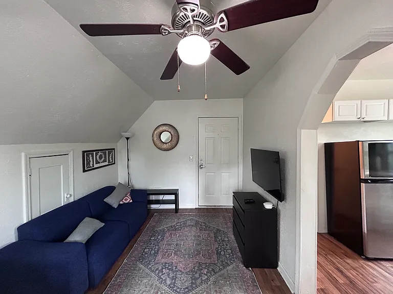 1012 Carolyn Ave #4 — Photo 5