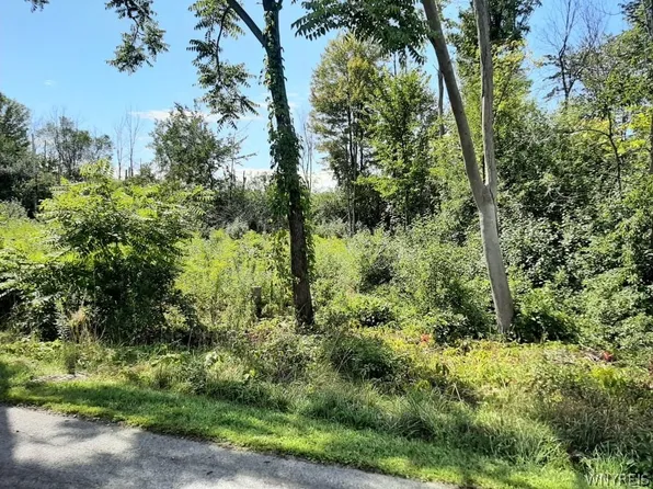 5962 Rosewood Ter W, Hamburg, NY 14075