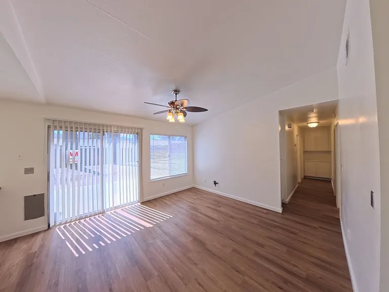 24052 Royale St — Photo 7