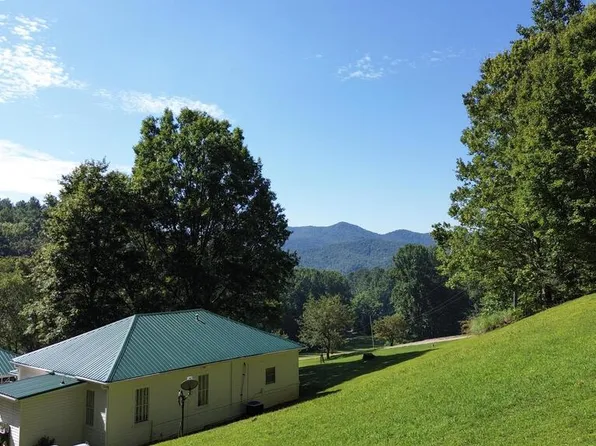 638/16 Windy Poplar Rd, Franklin, NC 28734