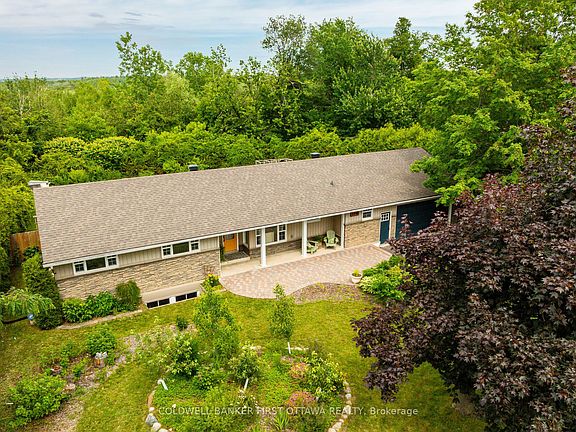 2nd image of 174 Lloydalex Cres