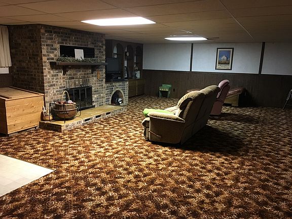 Lower level family area 