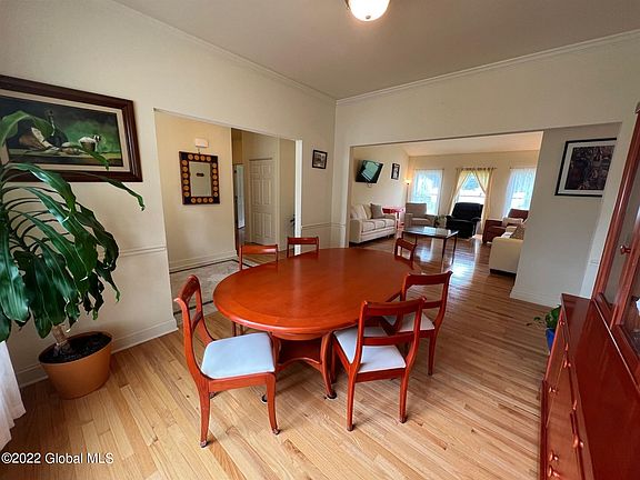 4th image of 206 Woodsfield Dr