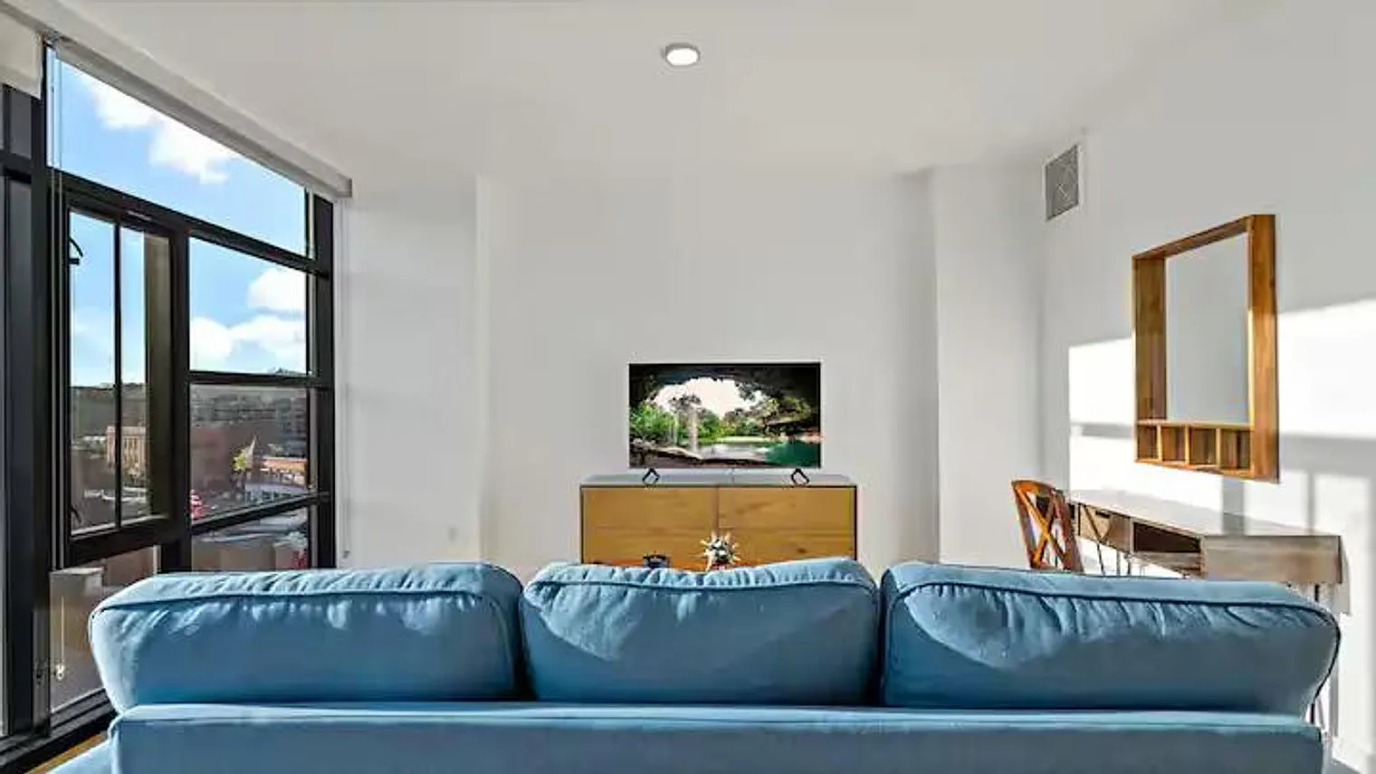 1 bed, 1.0 bath, $5,161 — Photo 2
