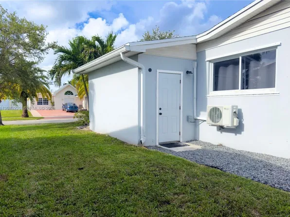 8940 SW 198th Ter, Cutler Bay, FL 33157