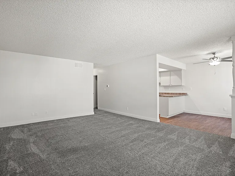 Stonehedge Apartments — Photo 36