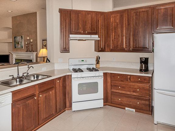4th image of 3716 Berenstain Dr