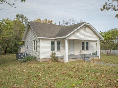 610 Delaware St, Neosho, MO, 64850