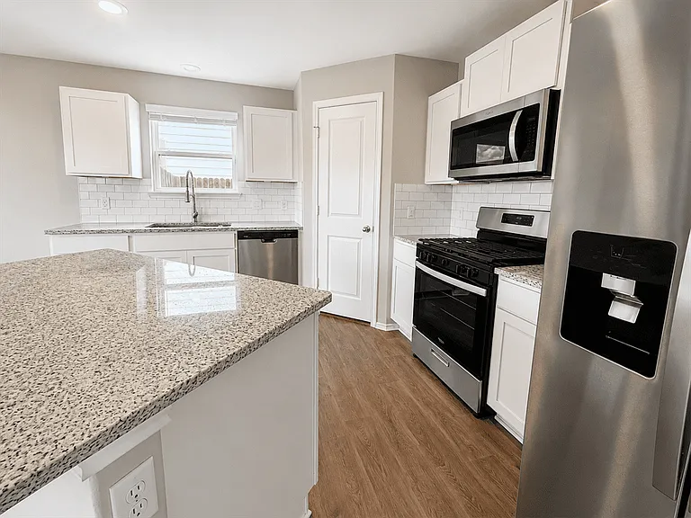 13855 Guffey Cir — Photo 2