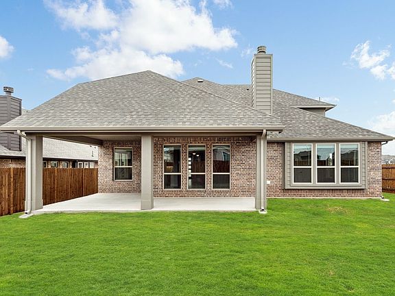 4th image of 301 Sparkling Springs Dr