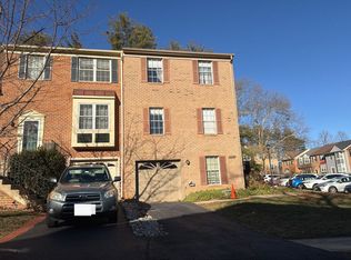 7800 Solomon Seal Dr, Springfield, VA 22152