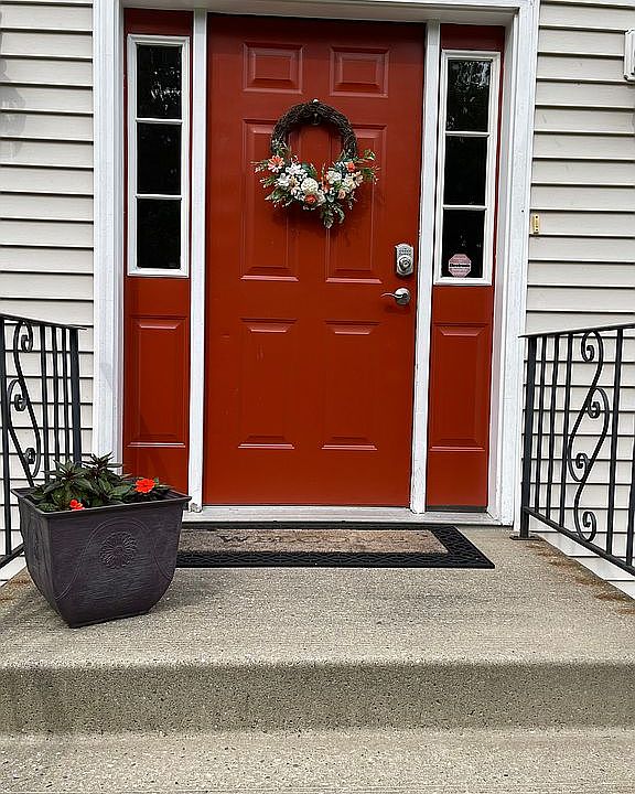 2nd image of 100 Nancy Ln