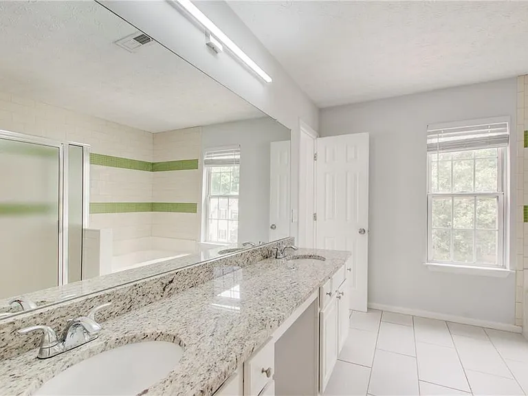2470 Stonegate Dr NW — Photo 31