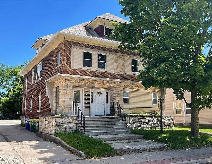 1st image of 1211 E Walnut St