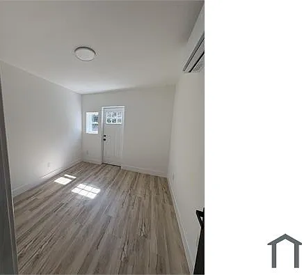 1 bed, $1,300 — Photo 4
