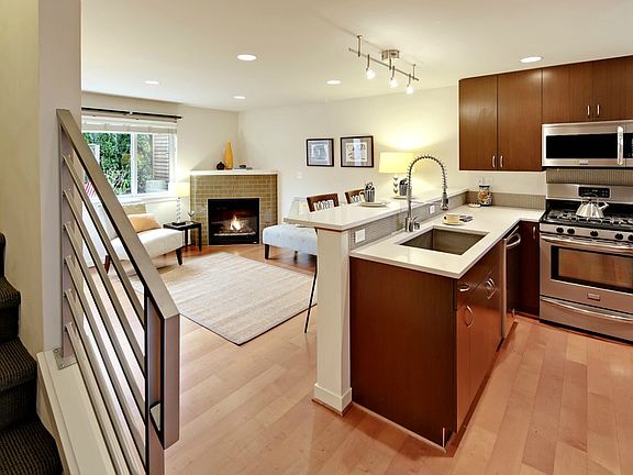 4th image of 1130 NW 56th St #A