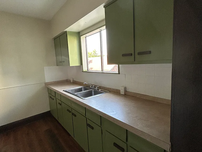 1028 Jefferson Ave #UP — Photo 6