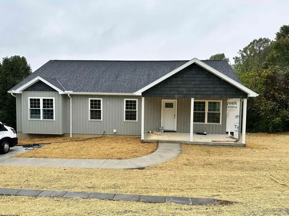 1121 Deerfield Dr, Fairmont, WV 26554