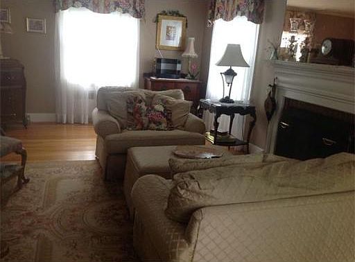 3rd image of 20 Elm St