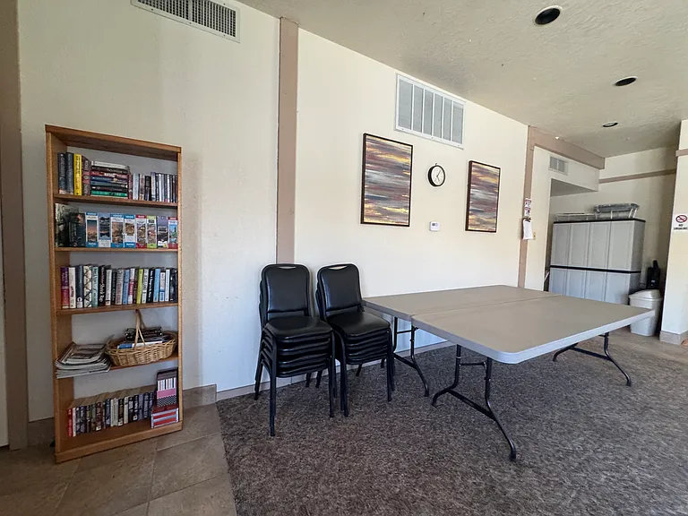 201 Riverfront Dr #4 — Photo 52