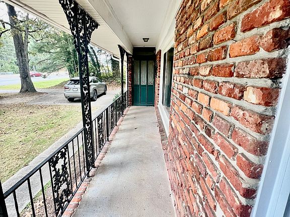 5th image of 1204 Rock Chapel Rd