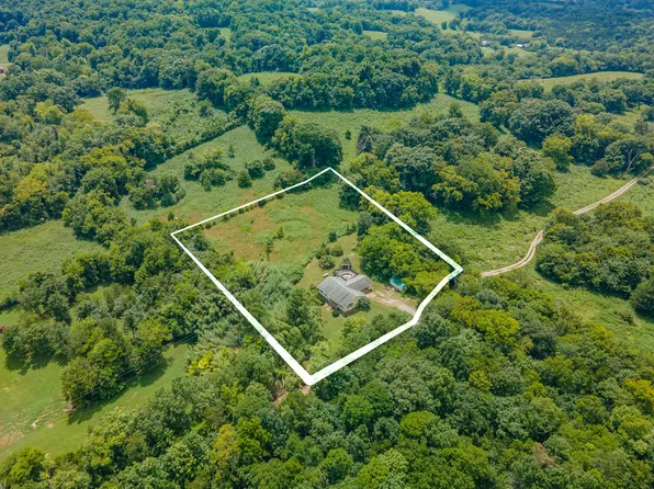 1531 Springplace Rd W, Lewisburg, TN 37091