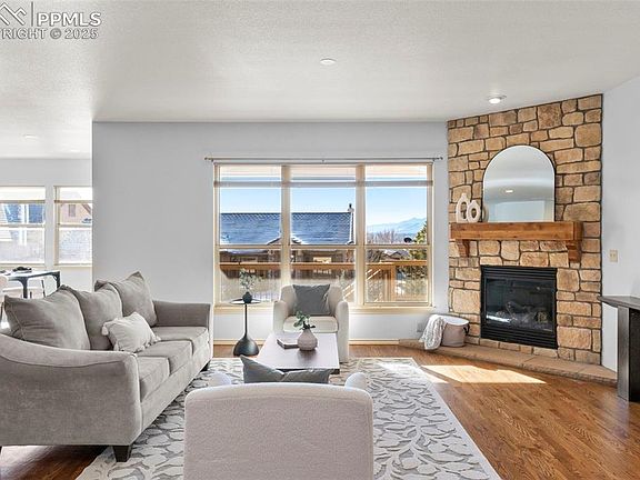 4th image of 1475 Symphony Hts