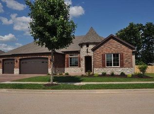 1212 N Bay Meadow Ct, Nixa, MO 65714